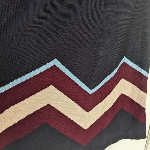 Vince Camuto Mock Neck knit Sweater Dress with Chevron pattern Small @D - Picture 5 of 12